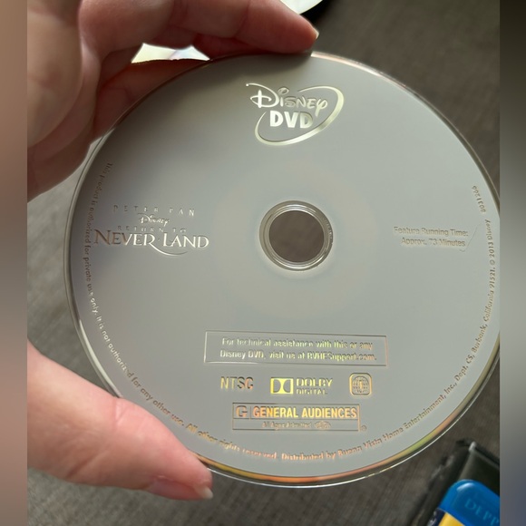 Bundle of 6 gently used Disney movies, 4 DVD’s & 2 Blu-ray’s - Picture 10 of 11